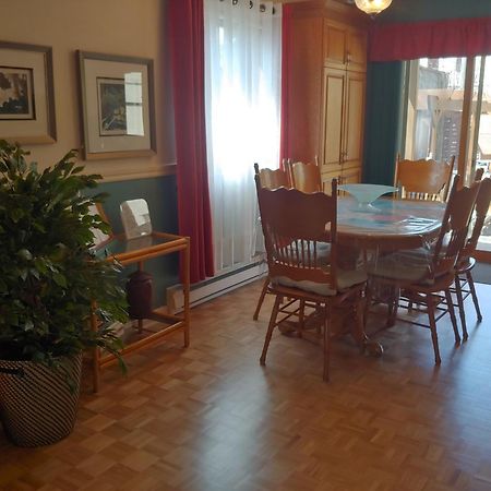 3 Bedrooms 3 Beds Near Metro -2 Parking Free Монреаль Экстерьер фото