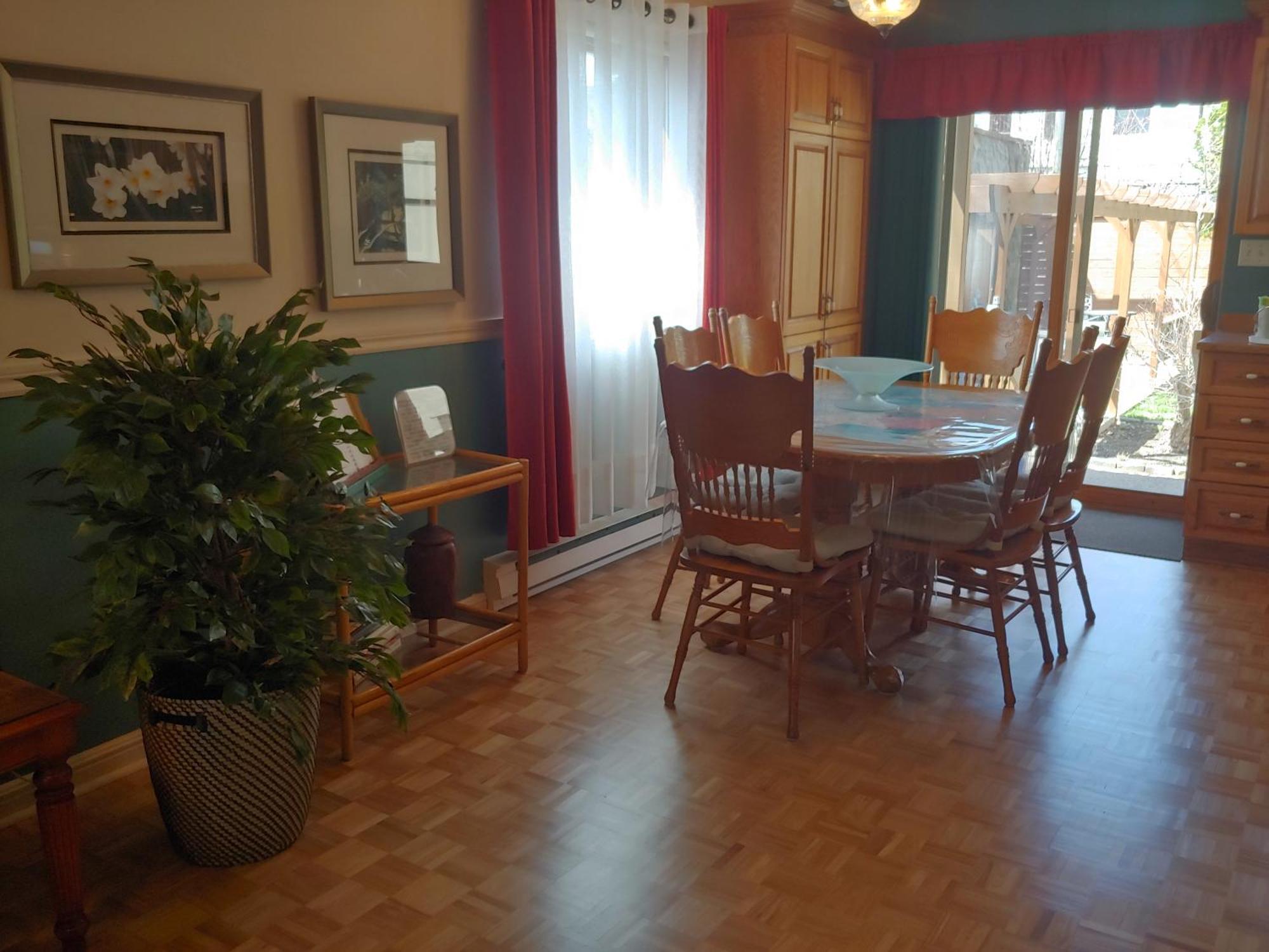 3 Bedrooms 3 Beds Near Metro -2 Parking Free Монреаль Экстерьер фото