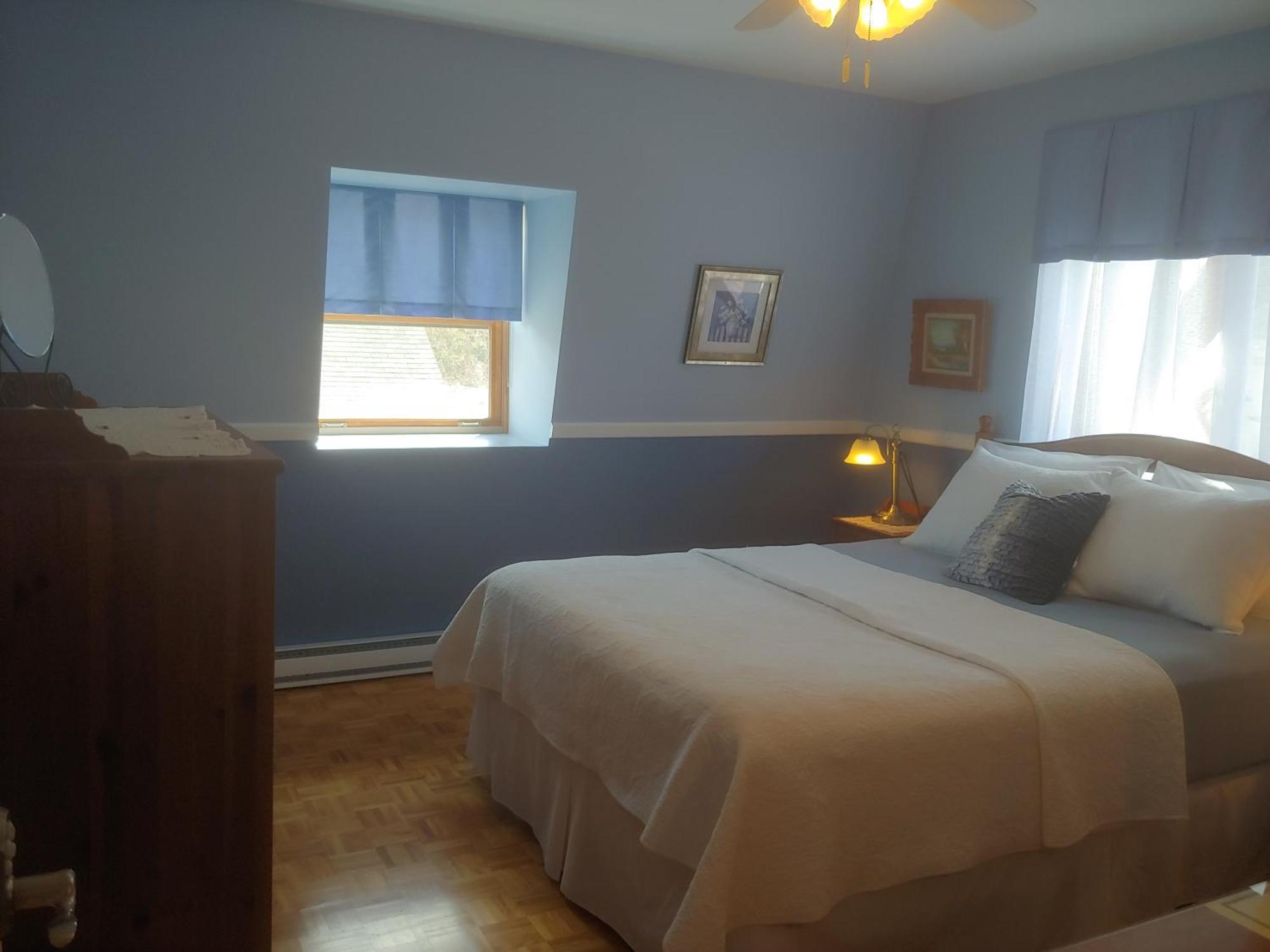 3 Bedrooms 3 Beds Near Metro -2 Parking Free Монреаль Экстерьер фото